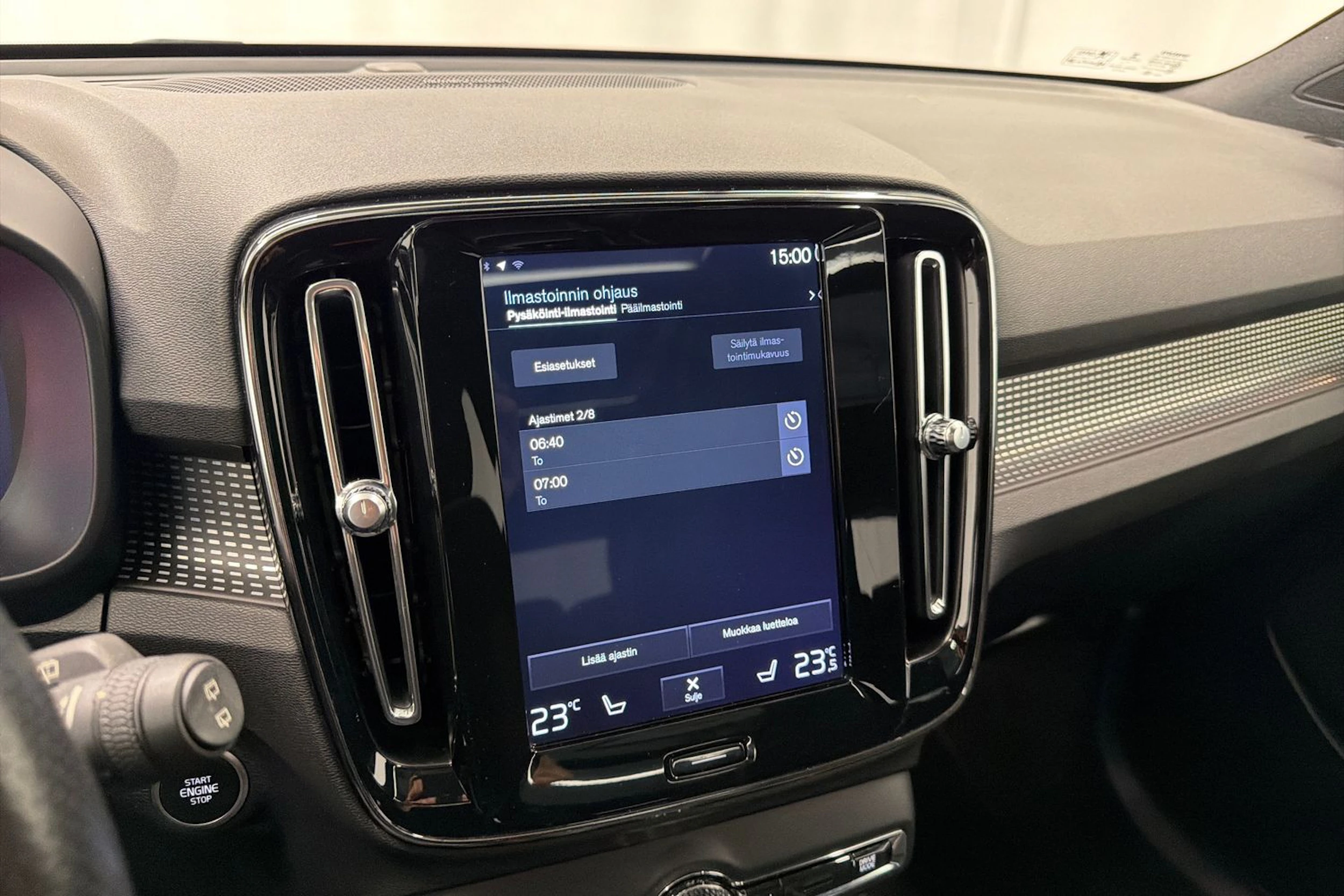 valkoinen Volvo XC40 2018 kuva 25.