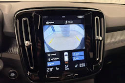 valkoinen Volvo XC40 2018 kuva 32.