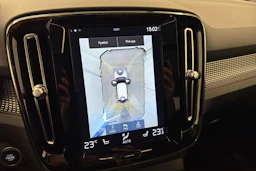 valkoinen Volvo XC40 2018 kuva 34.