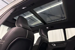valkoinen Volvo XC40 2018 kuva 38.