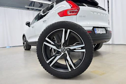 valkoinen Volvo XC40 2018 kuva 41.