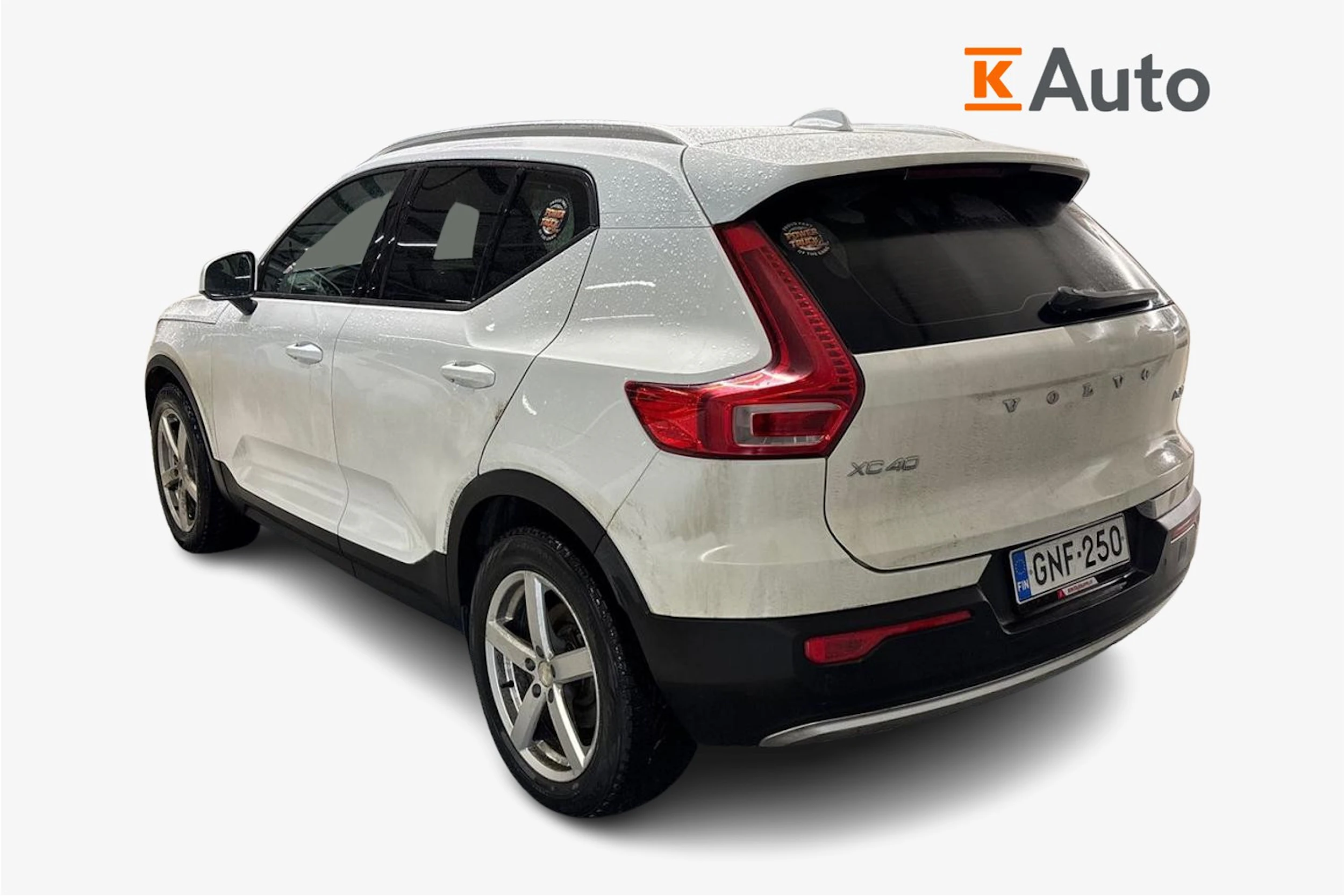 valkoinen Volvo XC40 2019 kuva 2.
