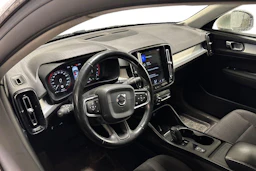 valkoinen Volvo XC40 2019 kuva 3.