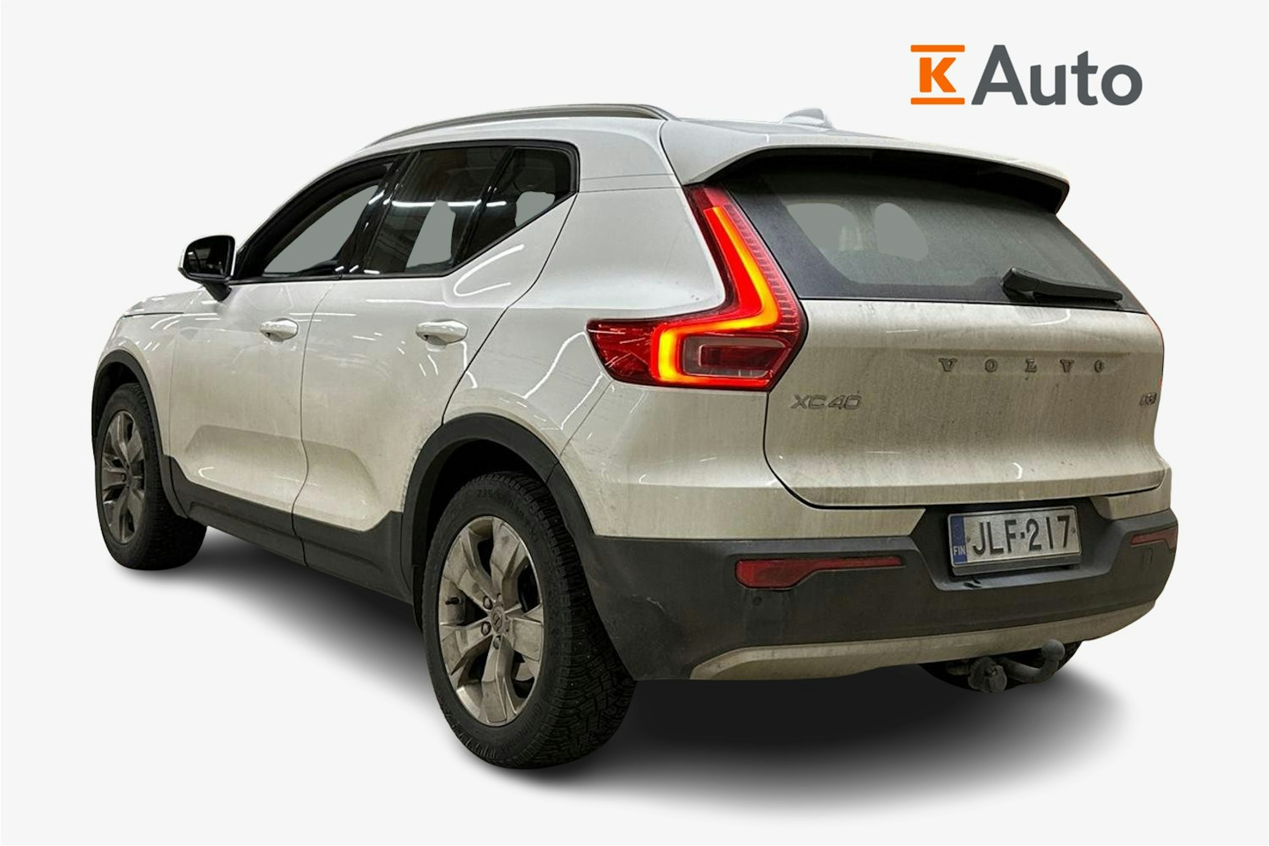 valkoinen Volvo XC40 2018 kuva 2.