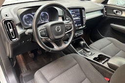 valkoinen Volvo XC40 2019 kuva 7.
