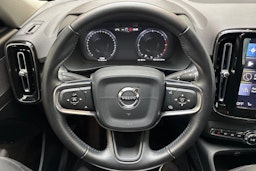 valkoinen Volvo XC40 2019 kuva 16.