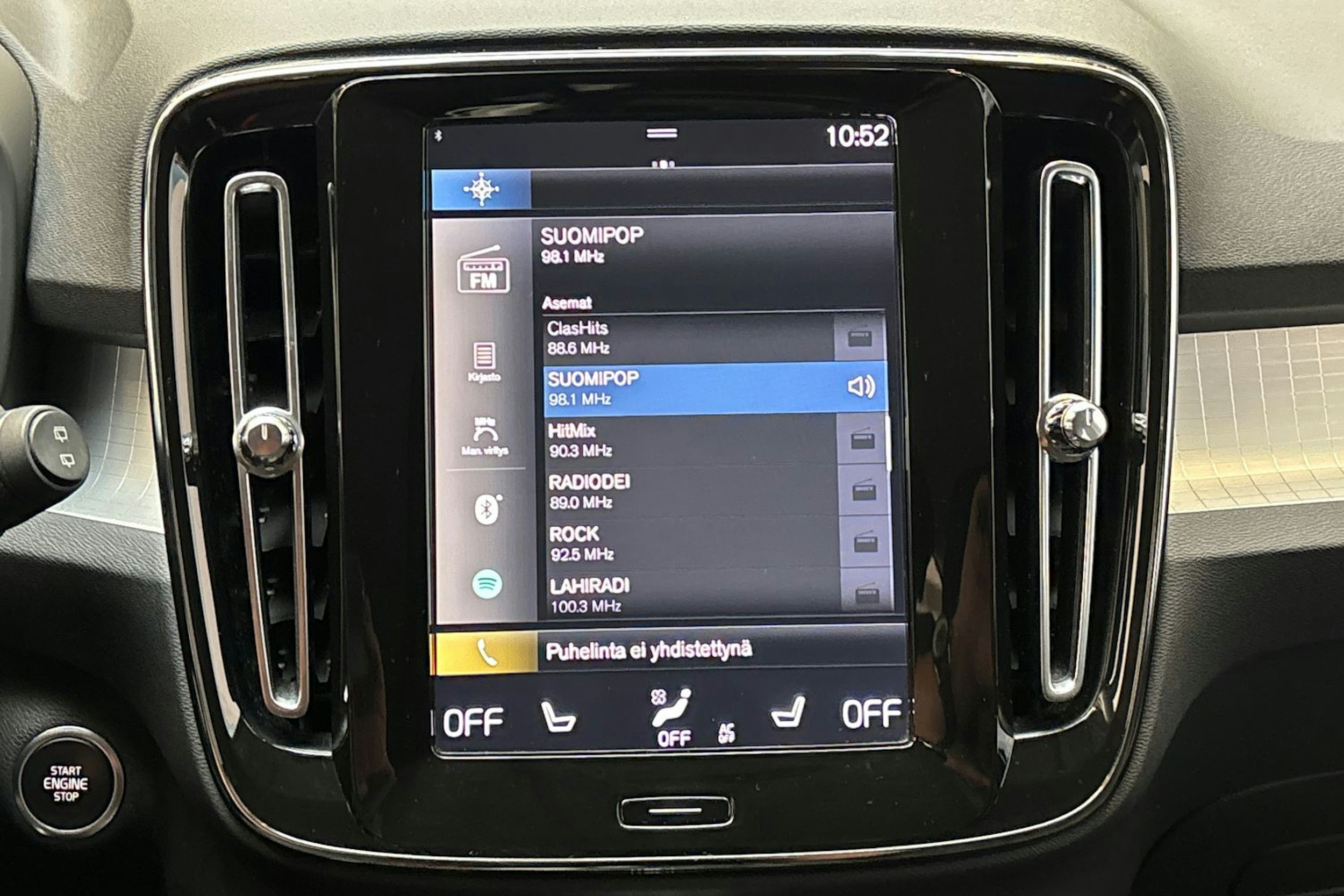 valkoinen Volvo XC40 2019 kuva 18.