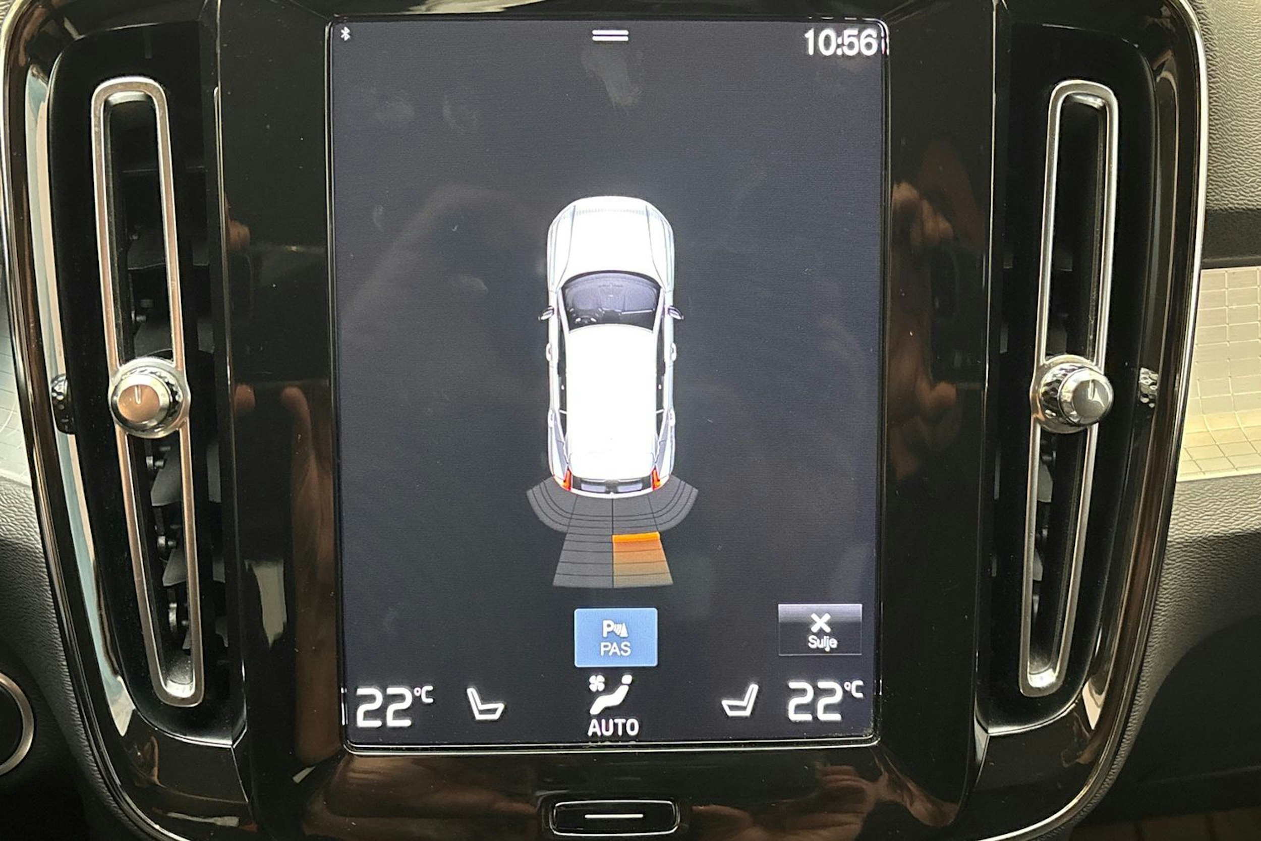 valkoinen Volvo XC40 2019 kuva 20.