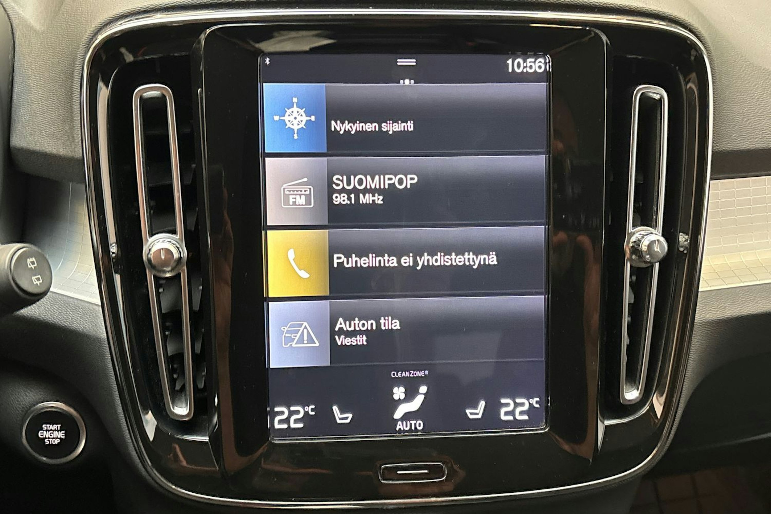 valkoinen Volvo XC40 2019 kuva 21.