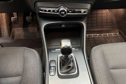 valkoinen Volvo XC40 2019 kuva 22.