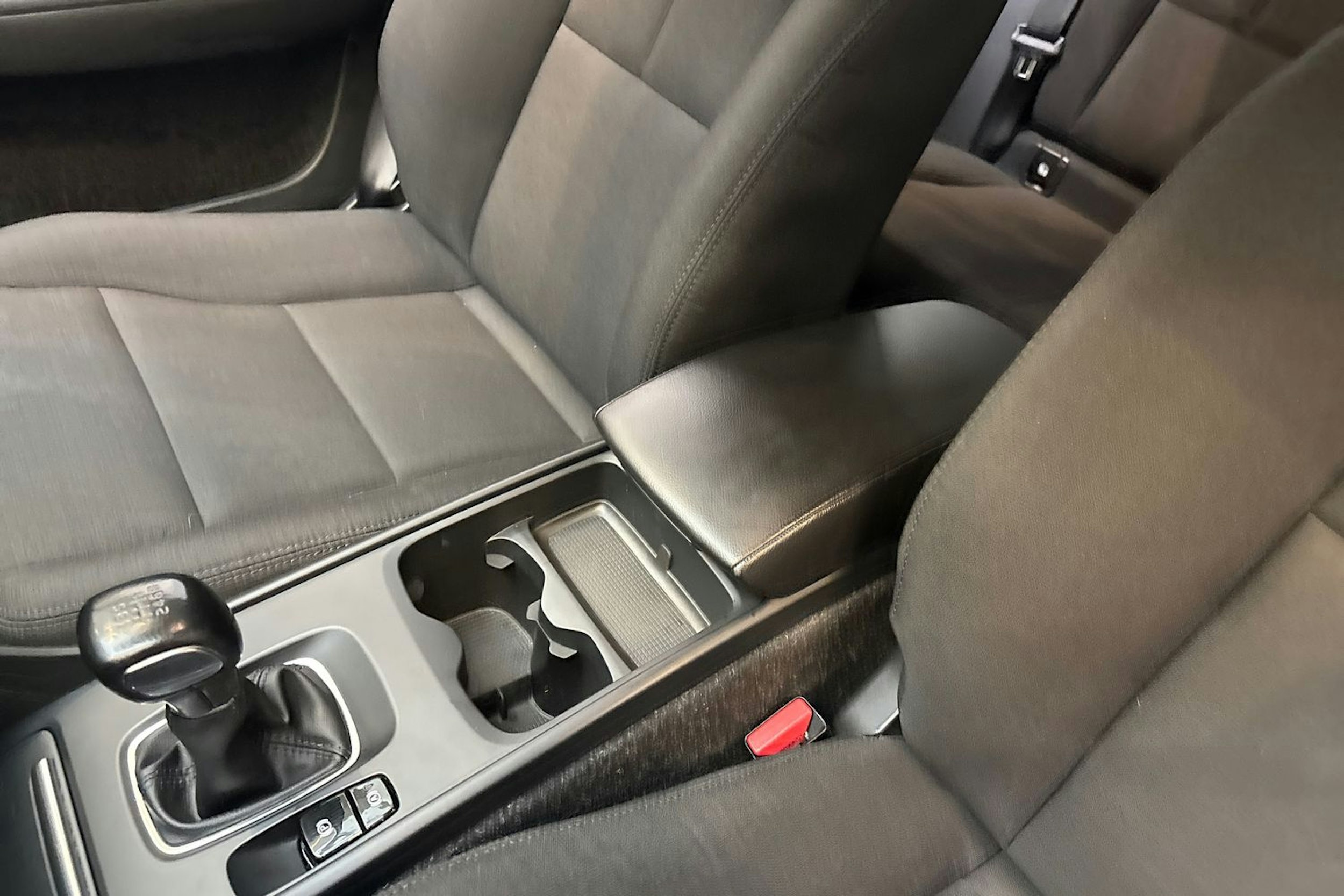 valkoinen Volvo XC40 2019 kuva 24.