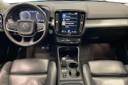 sininen Volvo XC40 2018 kuva 7.