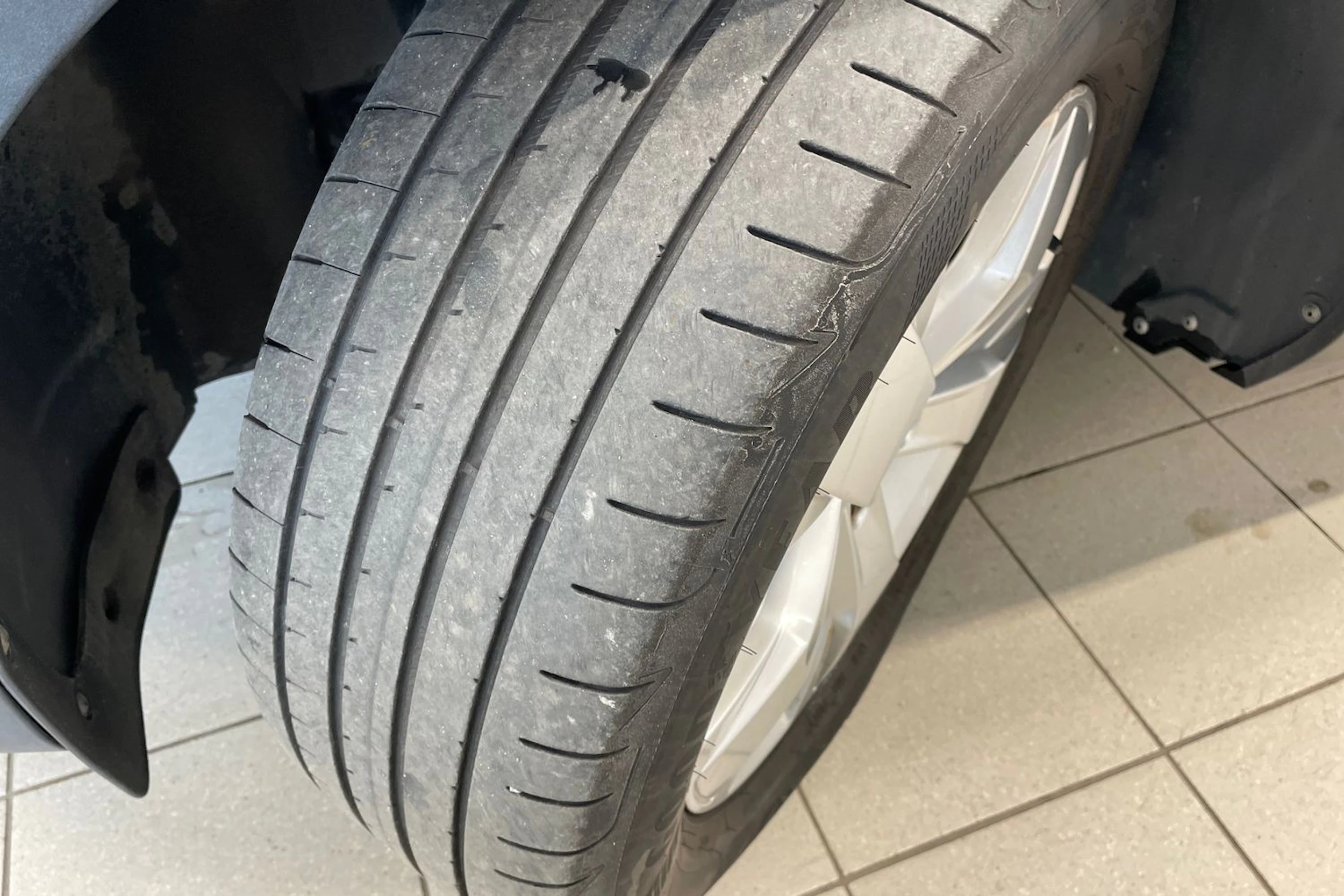 sininen Volvo XC40 2018 kuva 10.