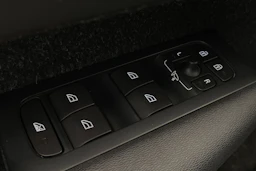 sininen Volvo XC40 2018 kuva 11.