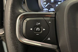 sininen Volvo XC40 2018 kuva 13.