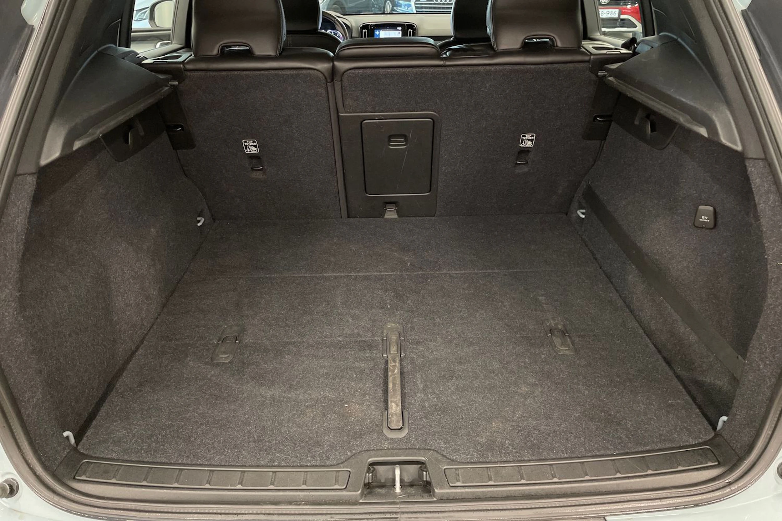 sininen Volvo XC40 2018 kuva 21.