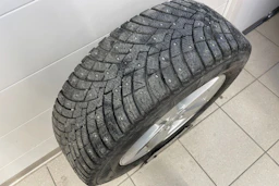 sininen Volvo XC40 2018 kuva 25.