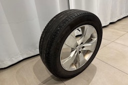 harmaa Volvo XC40 2019 kuva 14.