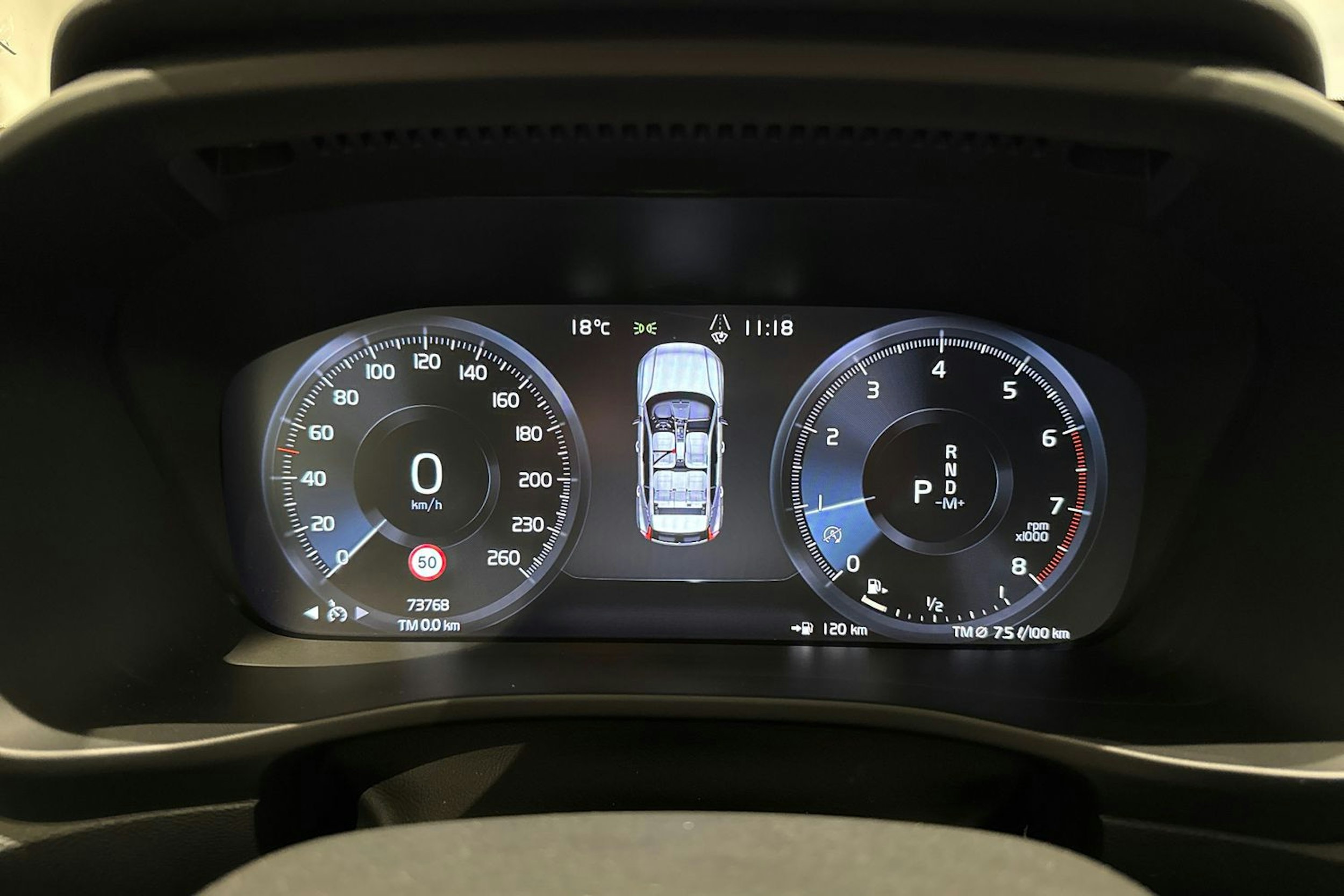 harmaa Volvo XC40 2019 kuva 20.