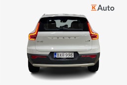 Valkoinen Volvo XC40 2020 kuva 3.