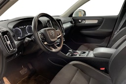 Valkoinen Volvo XC40 2020 kuva 7.