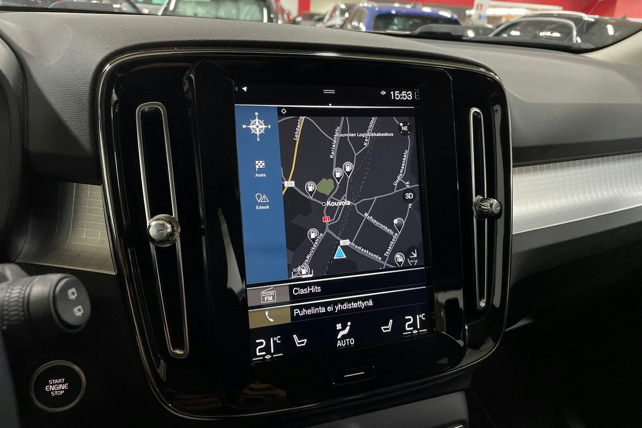 Valkoinen Volvo XC40 2020 kuva 16.