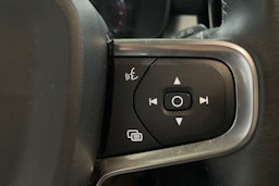 Valkoinen Volvo XC40 2020 kuva 20.