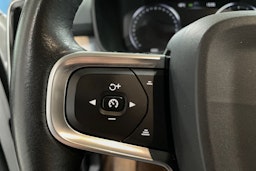 Valkoinen Volvo XC40 2020 kuva 21.