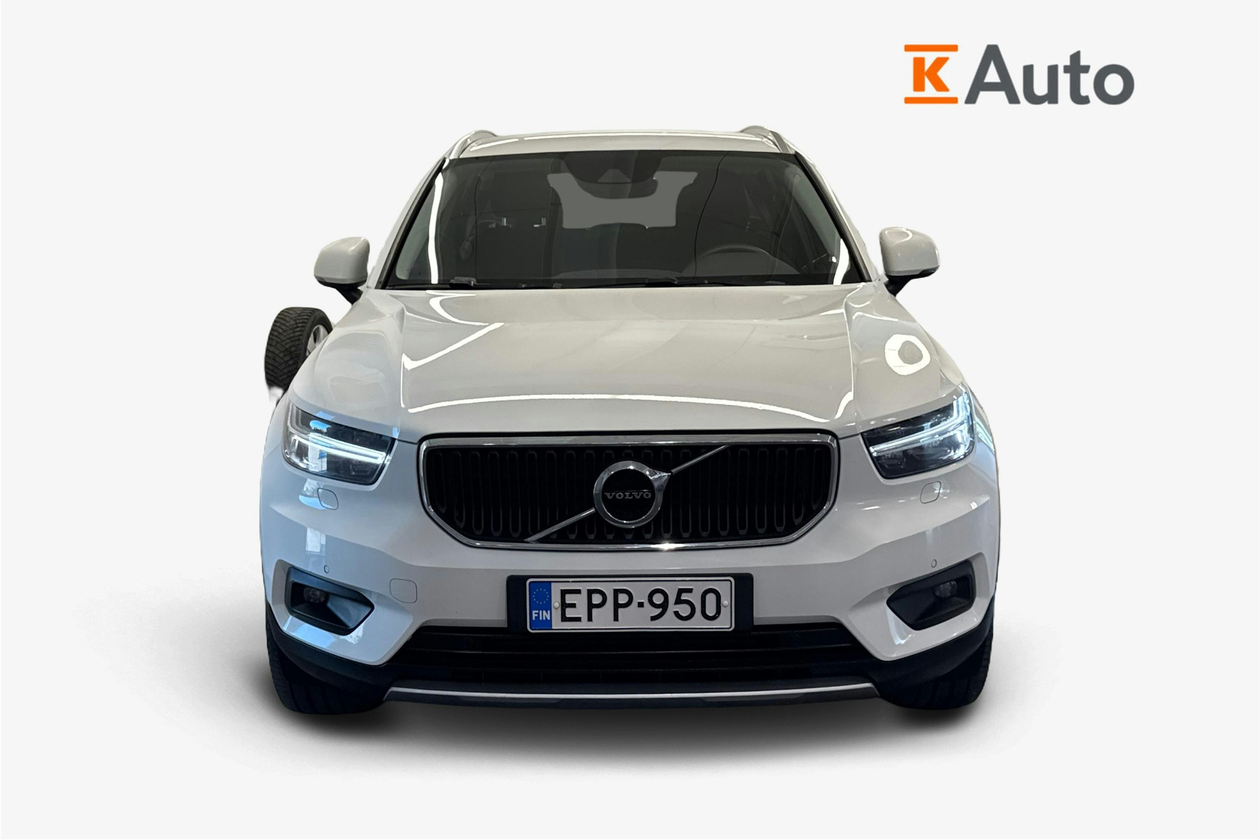 valkoinen Volvo XC40 2019 kuva 4.