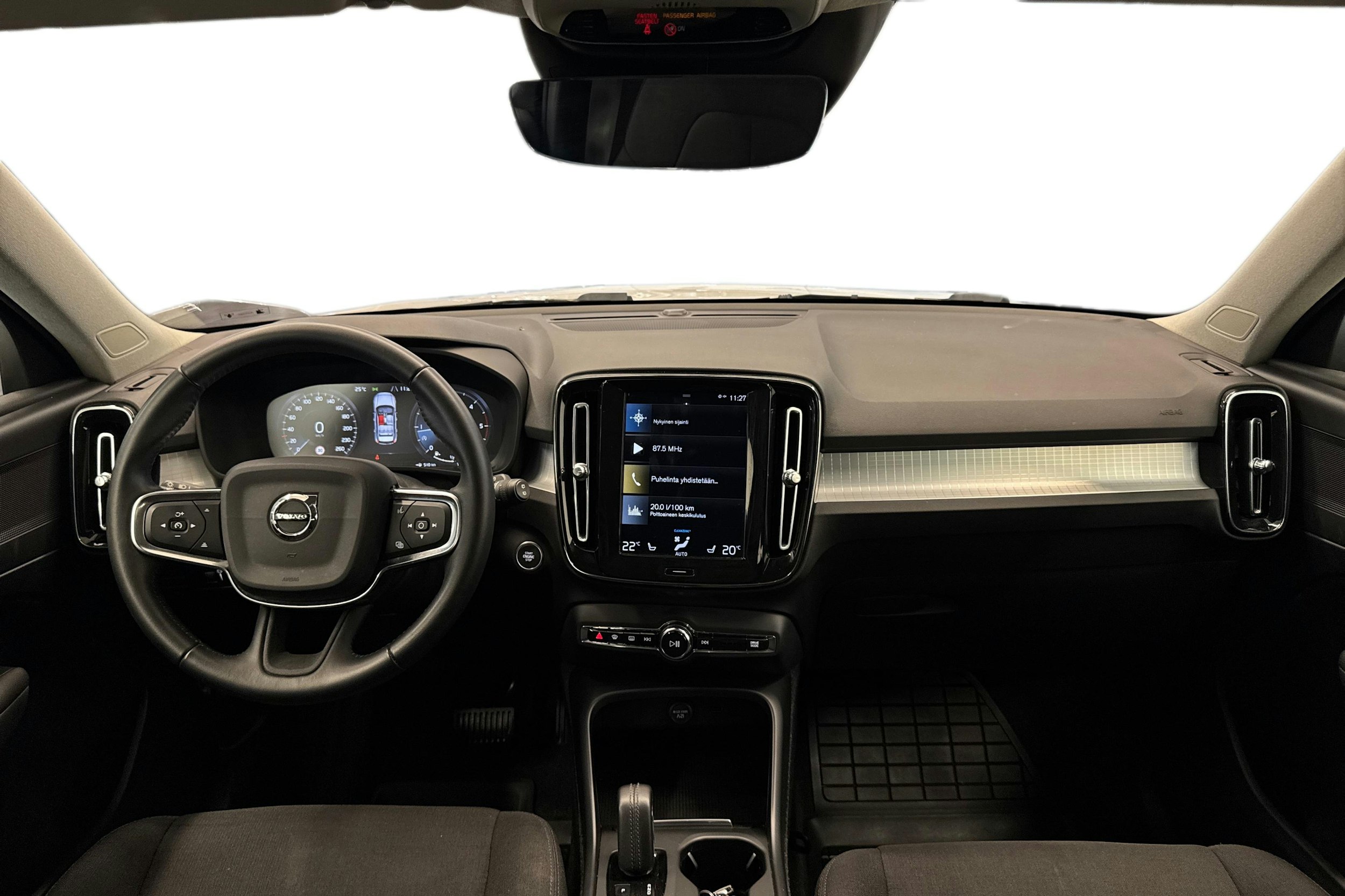 valkoinen Volvo XC40 2019 kuva 7.