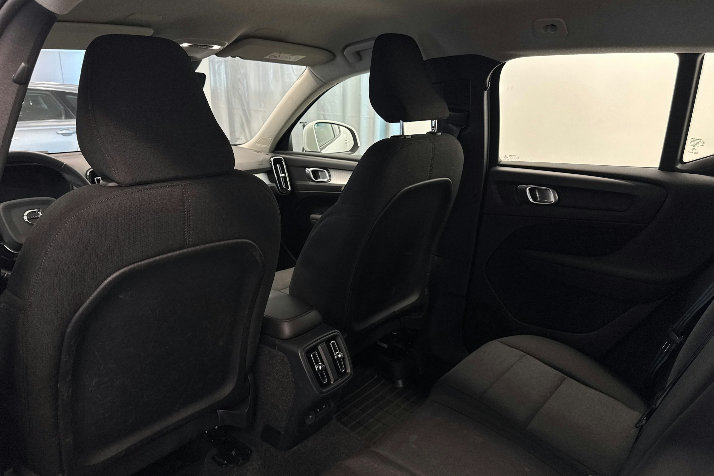valkoinen Volvo XC40 2019 kuva 11.