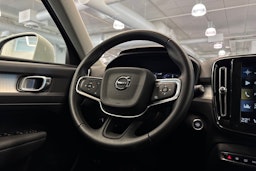 valkoinen Volvo XC40 2019 kuva 14.