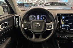 valkoinen Volvo XC40 2019 kuva 15.