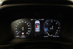 valkoinen Volvo XC40 2019 kuva 16.