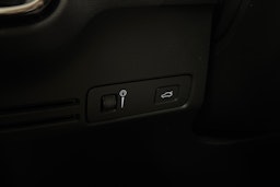 valkoinen Volvo XC40 2019 kuva 20.