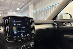 valkoinen Volvo XC40 2019 kuva 25.