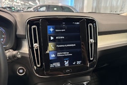 valkoinen Volvo XC40 2019 kuva 26.