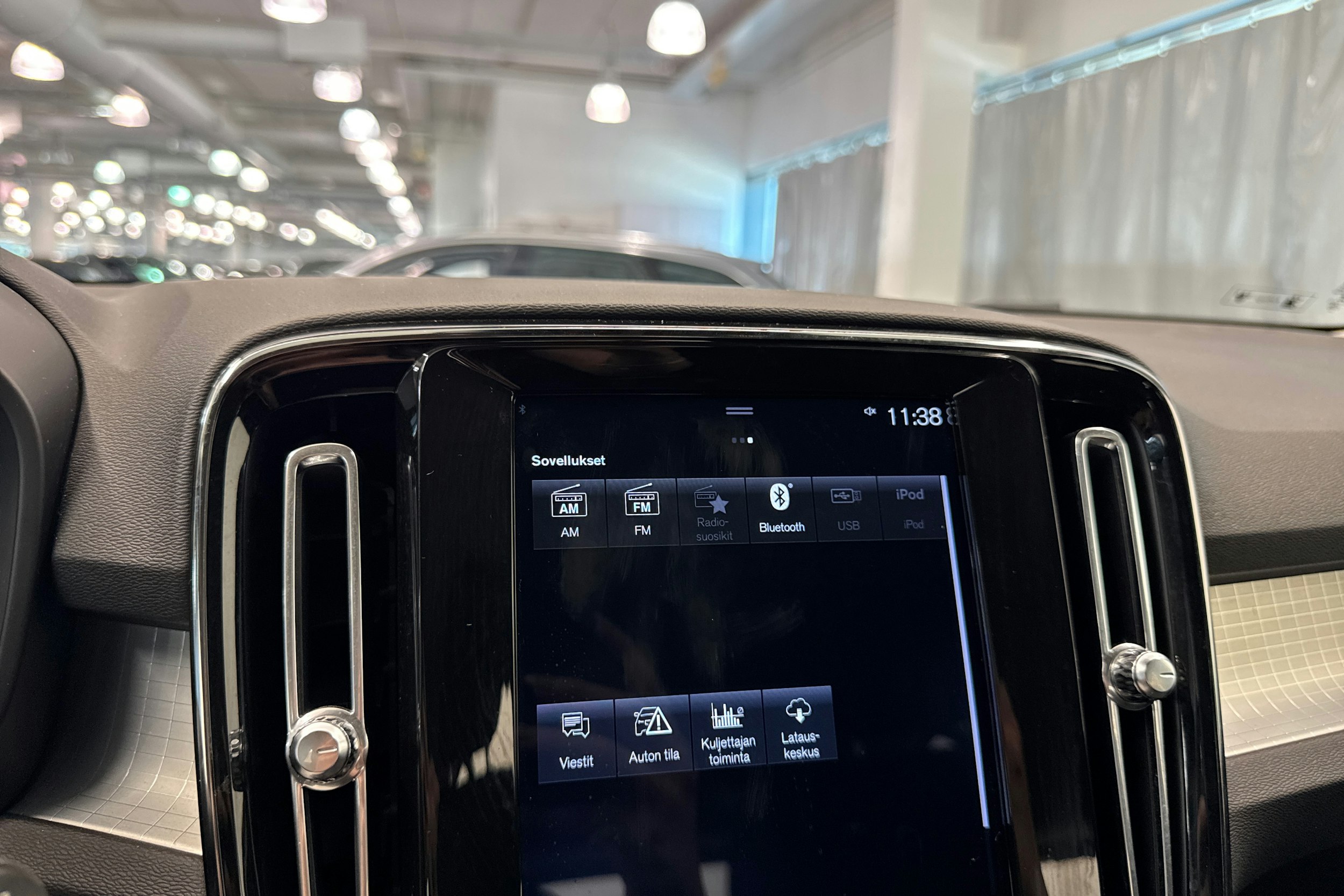valkoinen Volvo XC40 2019 kuva 28.