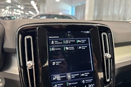 valkoinen Volvo XC40 2019 kuva 29.