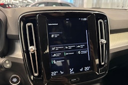 valkoinen Volvo XC40 2019 kuva 30.