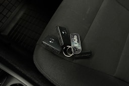valkoinen Volvo XC40 2019 kuva 32.