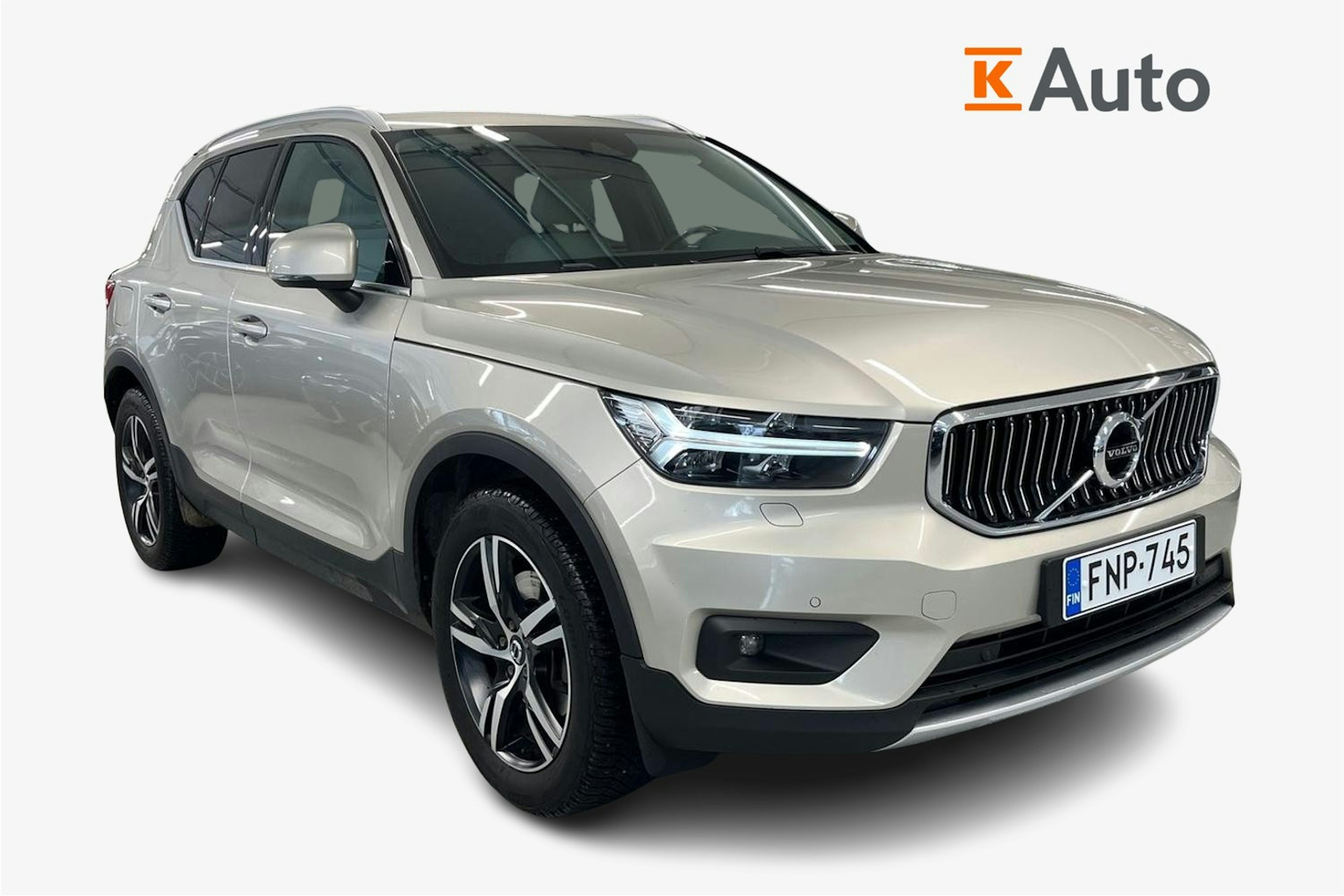 ruskea (beige) Volvo XC40 2019 kuva 1.