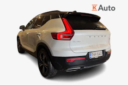 valkoinen Volvo XC40 2019 kuva 2.