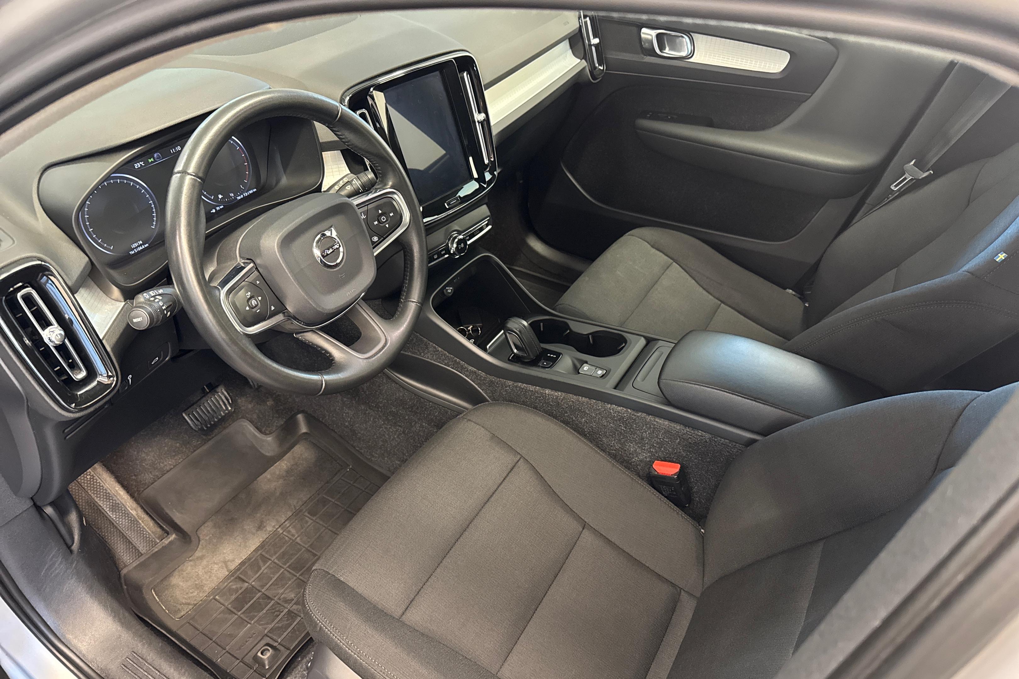 Volvo XC40 T4 AWD Momentum aut 2019, kuva 6/22