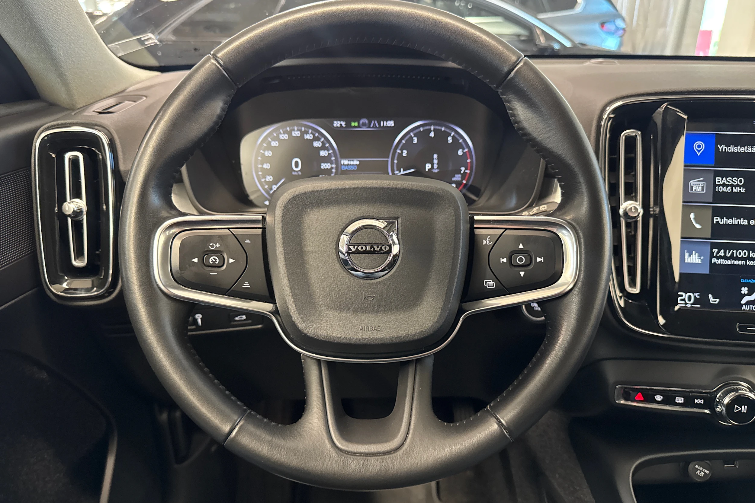 harmaa Volvo XC40 2019 kuva 15.