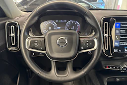 harmaa Volvo XC40 2019 kuva 15.