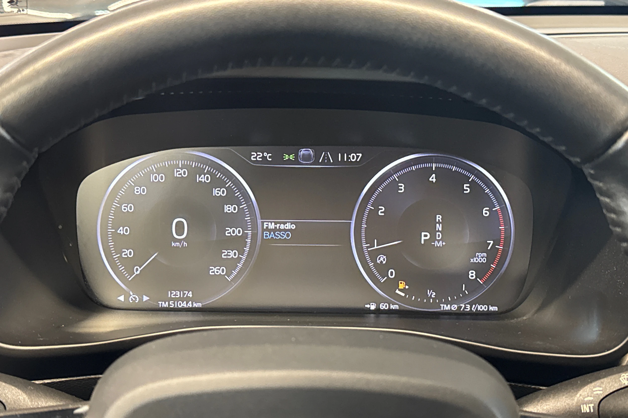 harmaa Volvo XC40 2019 kuva 16.