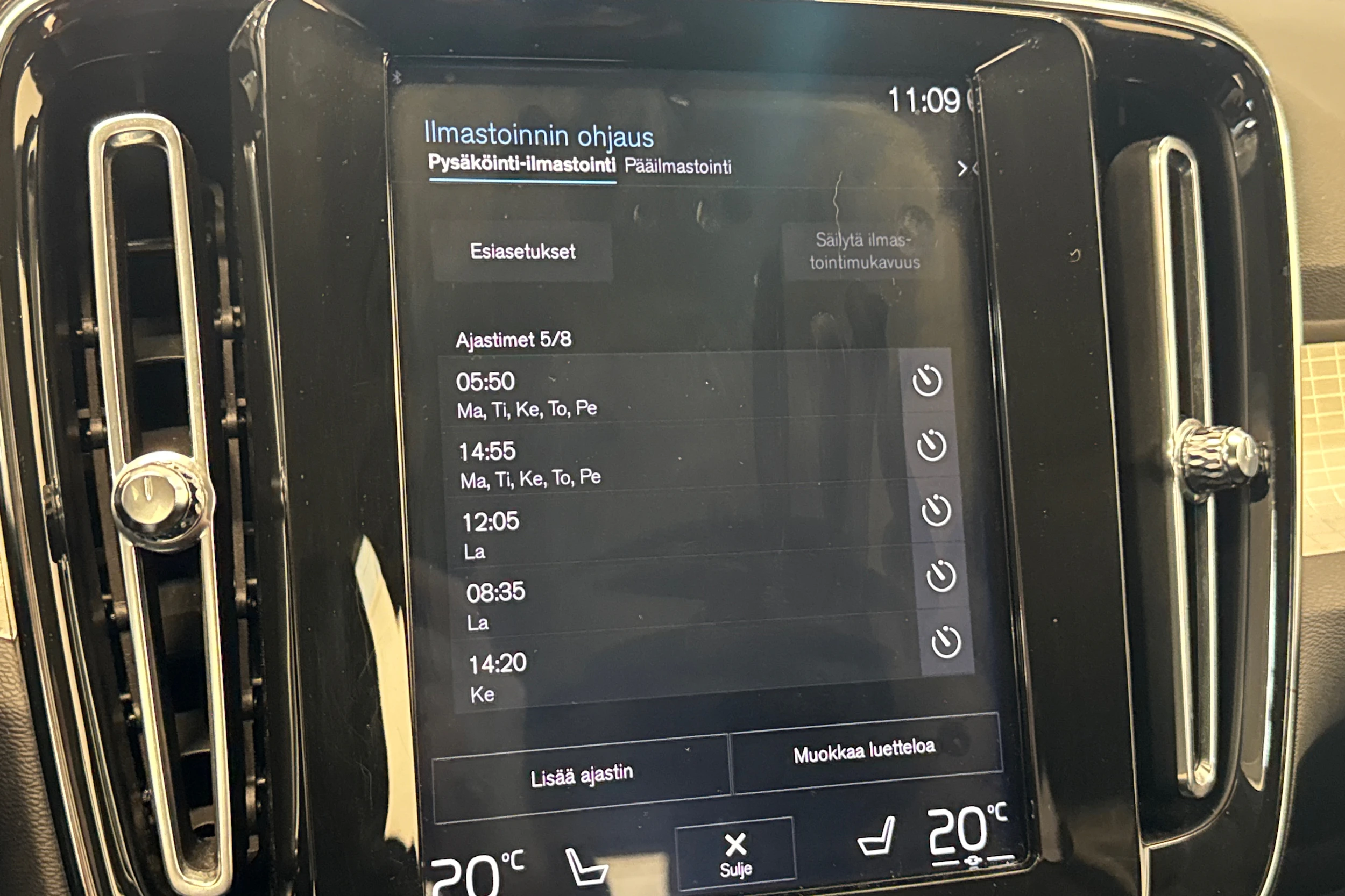 harmaa Volvo XC40 2019 kuva 22.