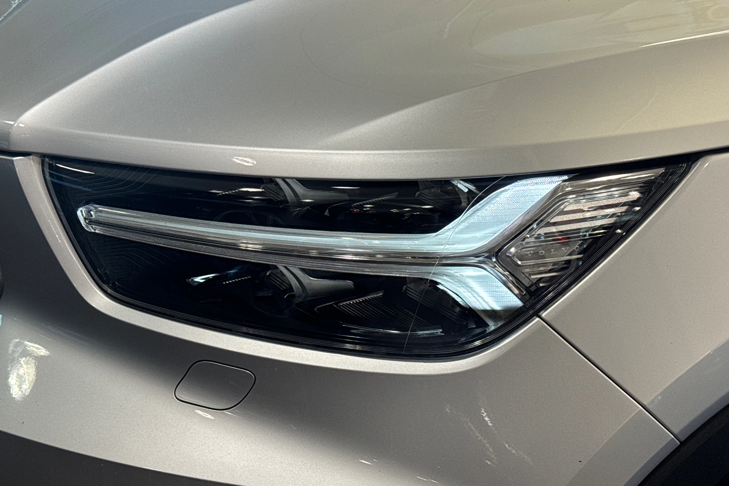 harmaa Volvo XC40 2019 kuva 25.