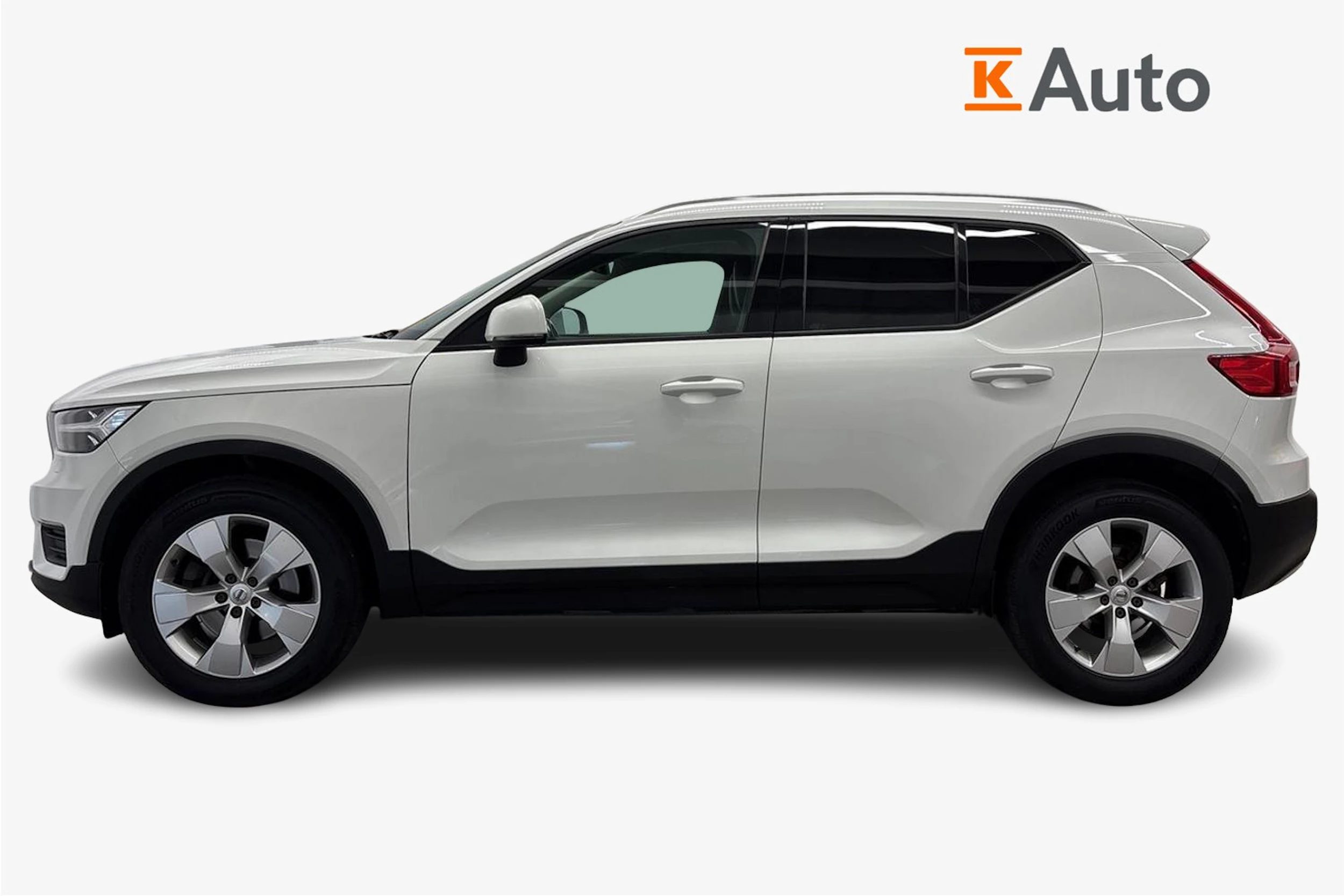 valkoinen Volvo XC40 2019 kuva 5.